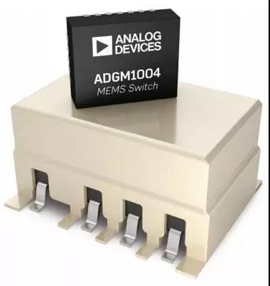  ADGM1004 MEMS开关(四开关)与典型机电式RF继电器(四开关)的比较